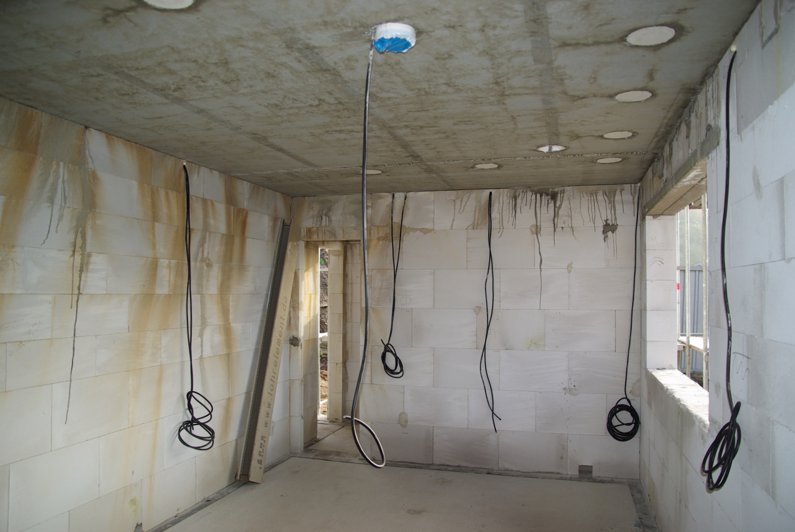 Led deckenleuchte küche: Deckenspots in betondecke