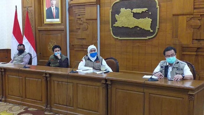 Jumlah Positif Terbanyak di Surabaya, Khofifah Prihatin Warga Masih Keluar Rumah Jumlah Positif Terbanyak di Surabaya, Khofifah Prihatin Warga Masih Keluar Rumah