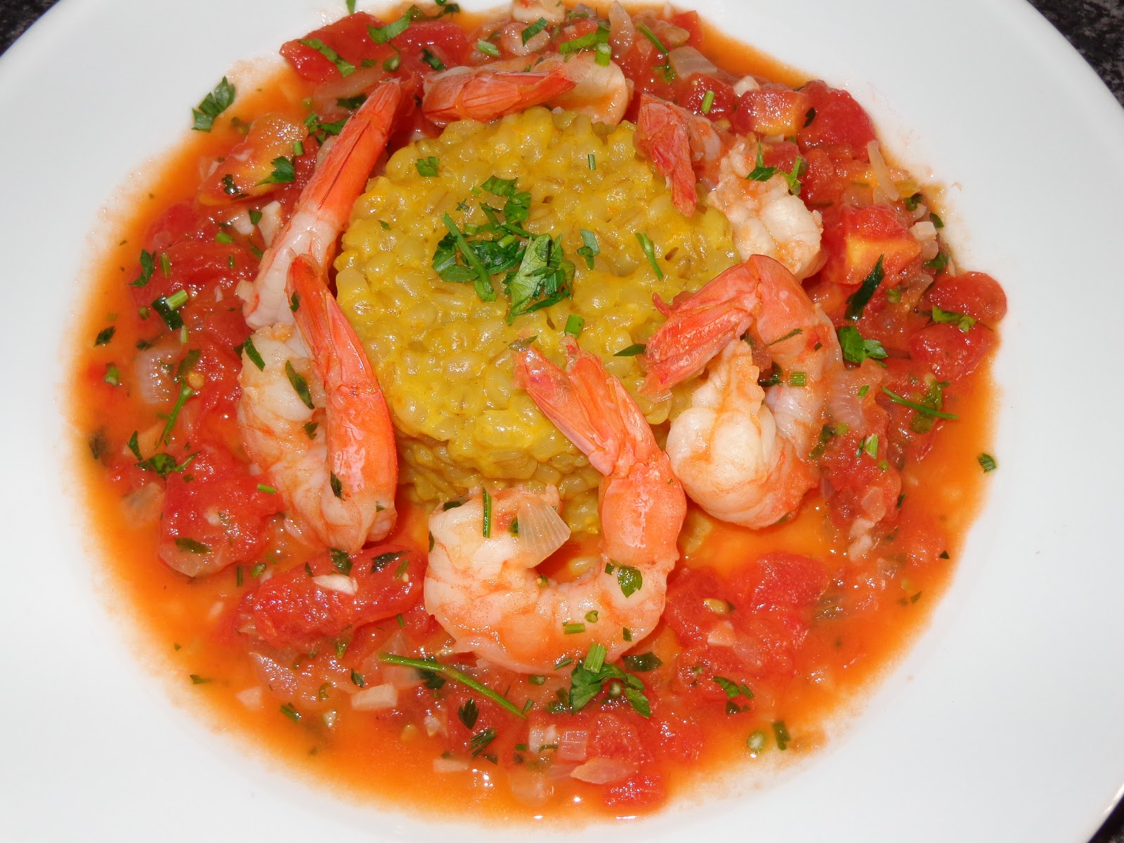 LA COCINA DEL POLLO CAMARONES ECUATORIANOS CON TOMATES SALTADOS