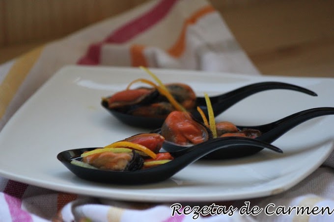 Mejillones en escabeche de cítricos.