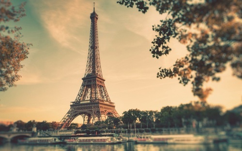 3 ταινίες που θα σε κάνουν να αγαπήσεις το Παρίσι
