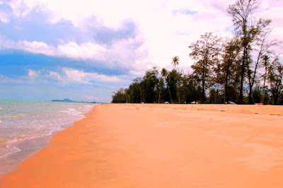 Pantai Bisikan Bayu Kelantan Tempat menarik di kelantan waktu siang