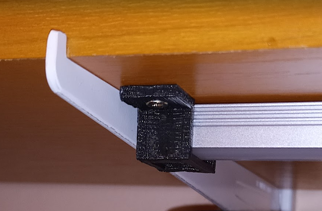 Suport pentru fixarea profilului de aluminiu pentru benzile LED Suport pentru fixarea profilului de aluminiu pentru benzile LED
