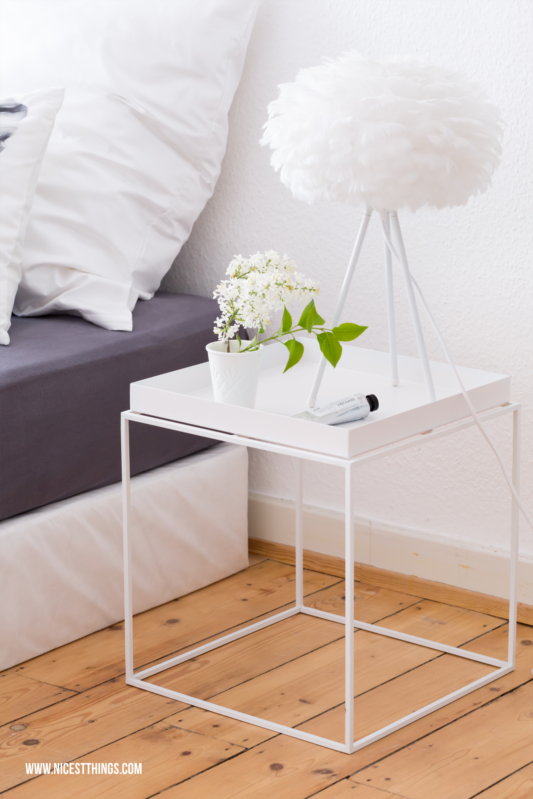 Aufräumen nach der KonMari Methode, Vita Eos Mini Lampe auf Nachttisch