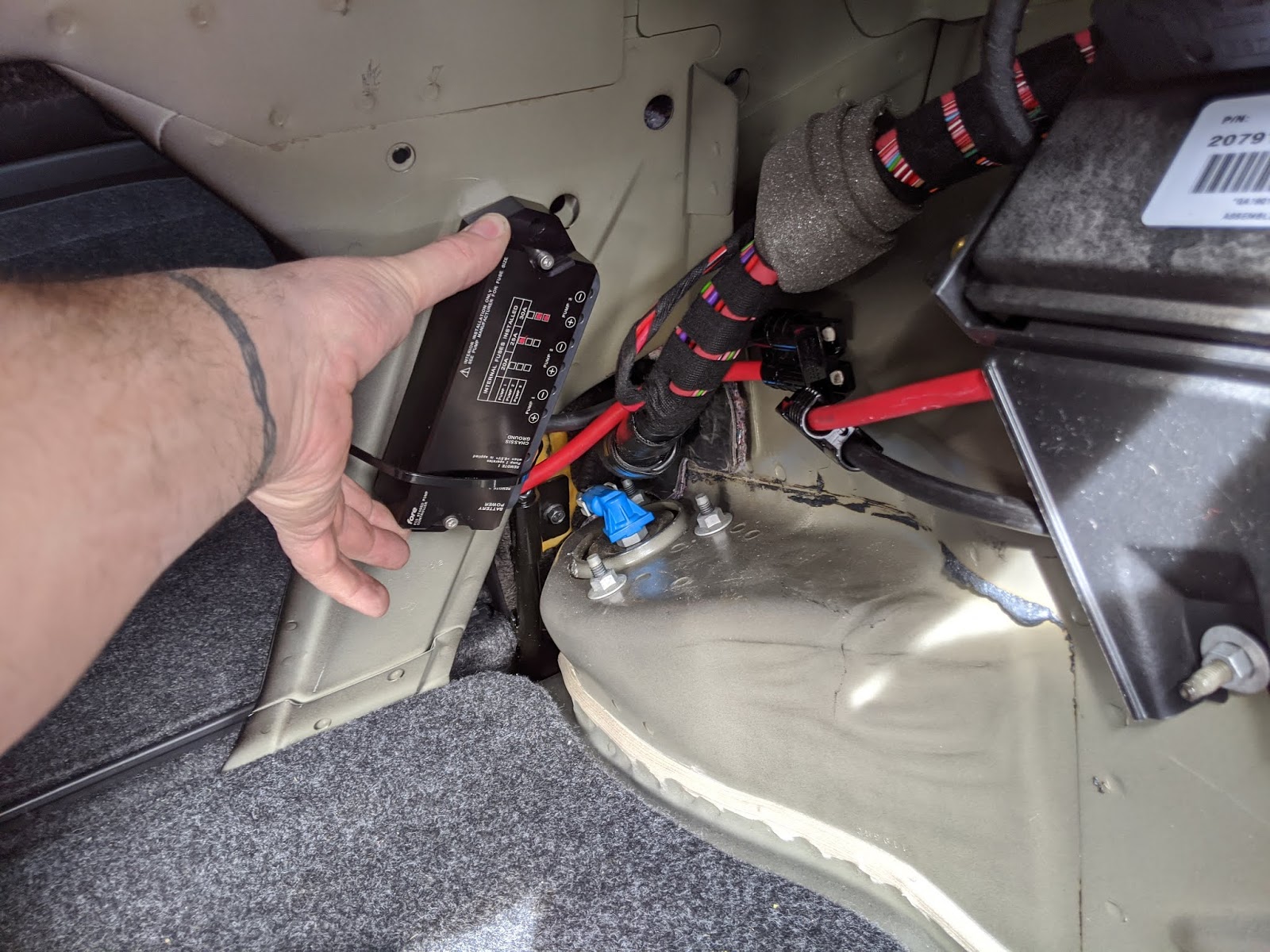 2012 Cadillac CTSv fuel pump access hatch Fore tripple pump fuel system