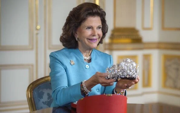 Queen Silvia, Crown Princess Victoria and Princess Christina took part in a 2 episode documentary about the Bernadotte jewels