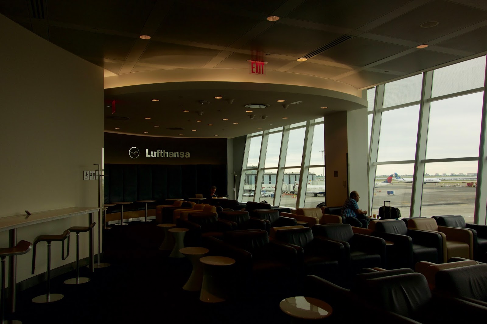All The Right Points Review Lufthansa Business Class Lounge Jfk