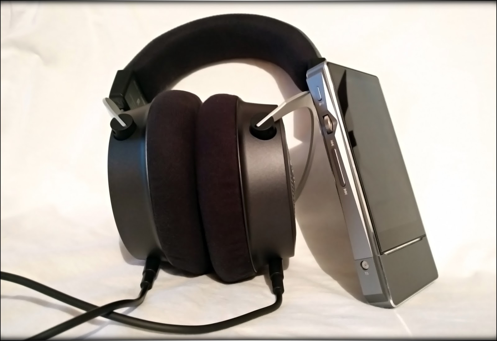 Audiophile-Heaven-Beyerdynamic-Amiron-Home-Review-Official-Photo-59.jpg