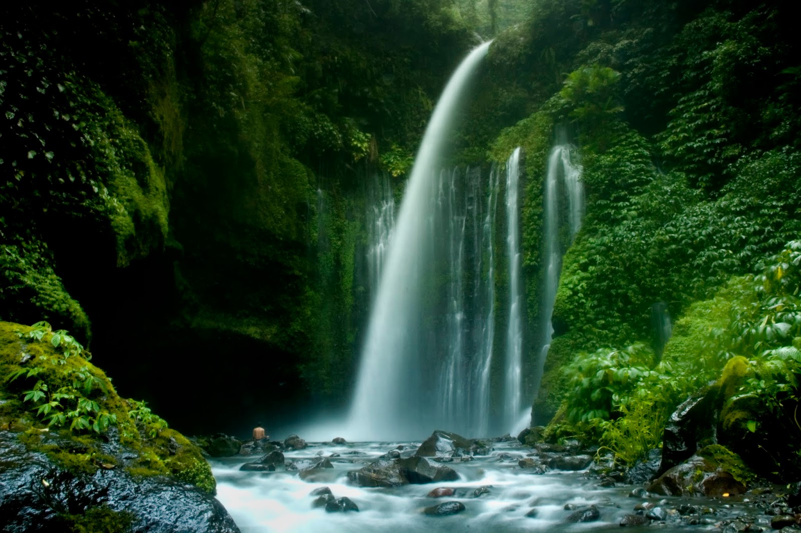 5 Wisata Air Terjun Di Indonesia Pariwisata Indonesia