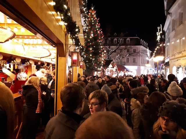 Saarbrücken Christmas market atmosphere