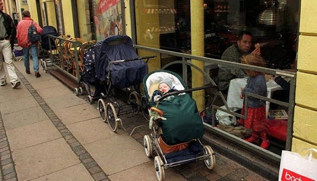 [ΚΟΣΜΟΣ]ΑΠΙΣΤΕΥΤΟ: Γιατί οι Σκανδιναβοί αφήνουν τα μωρά τους στο πολικό ψύχος ενώ εκείνοι απολαμβάνουν τον ζεστό καφέ τους μέσα στα μαγαζιά;