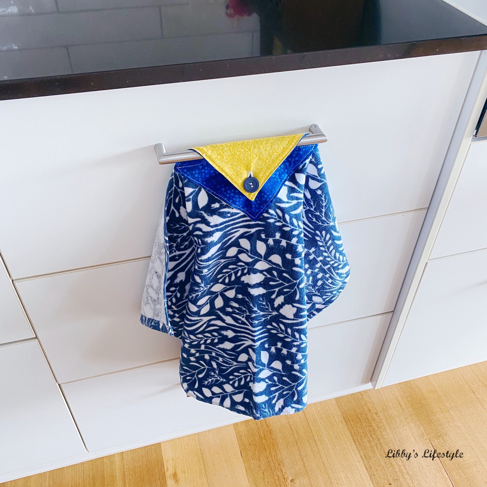 Libby's Lifestyle.: My modern style hanging kitchen towel tutorial.