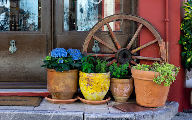 to-chorio-stin-kriti-poy-einai-gemato-chromata-kai-figoyrarei-sta-oraiotera-tis-ellados