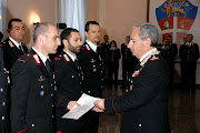 Il Gen. Regionale di Puglia Aldo Visone, premia i militari meritevoli di  encomio.