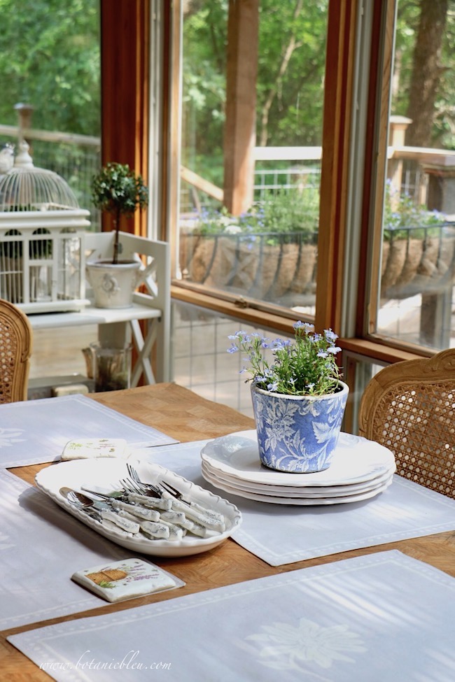 Botanic Bleu French Country Everyday Table Setting