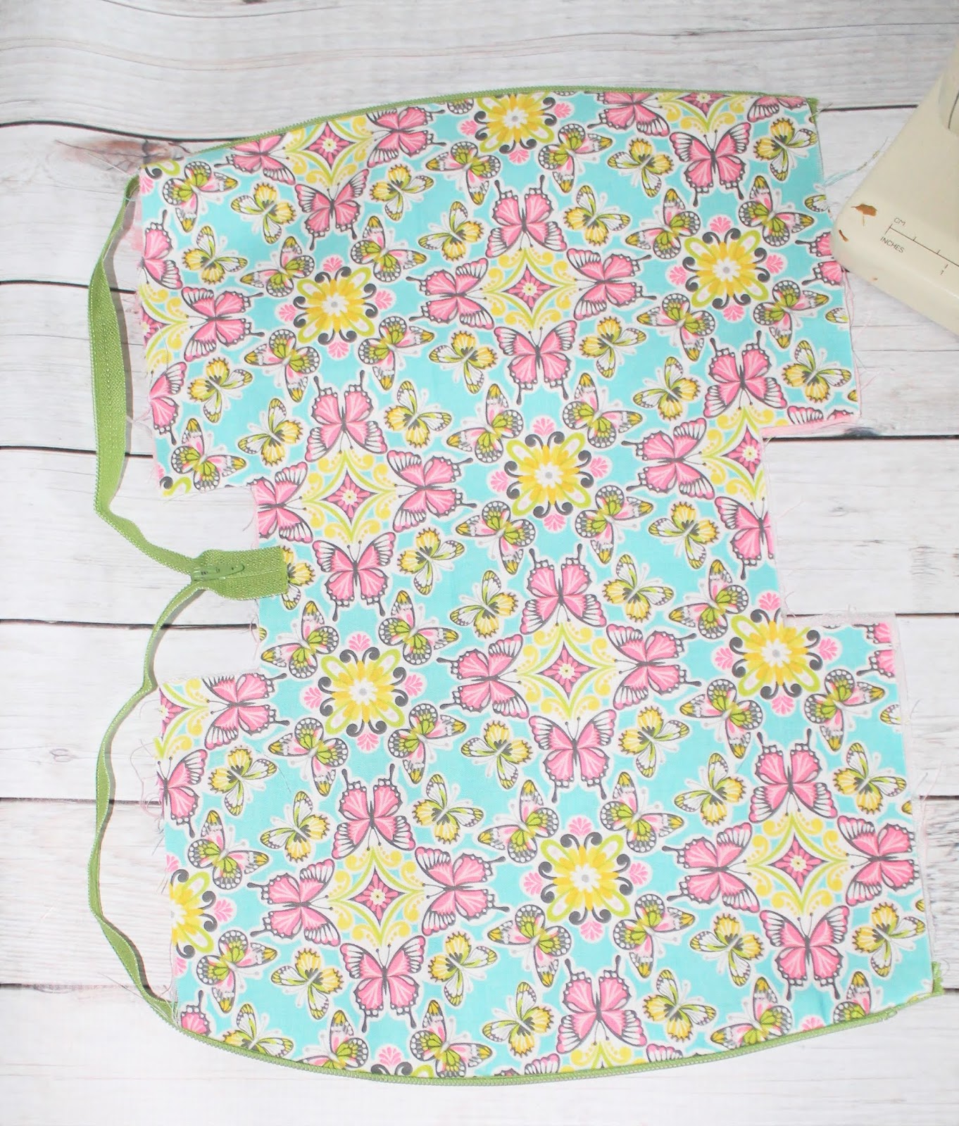 Quick Zipper Pouch Tutorial + Free Cosmetic Bag Pattern Sew Simple Home