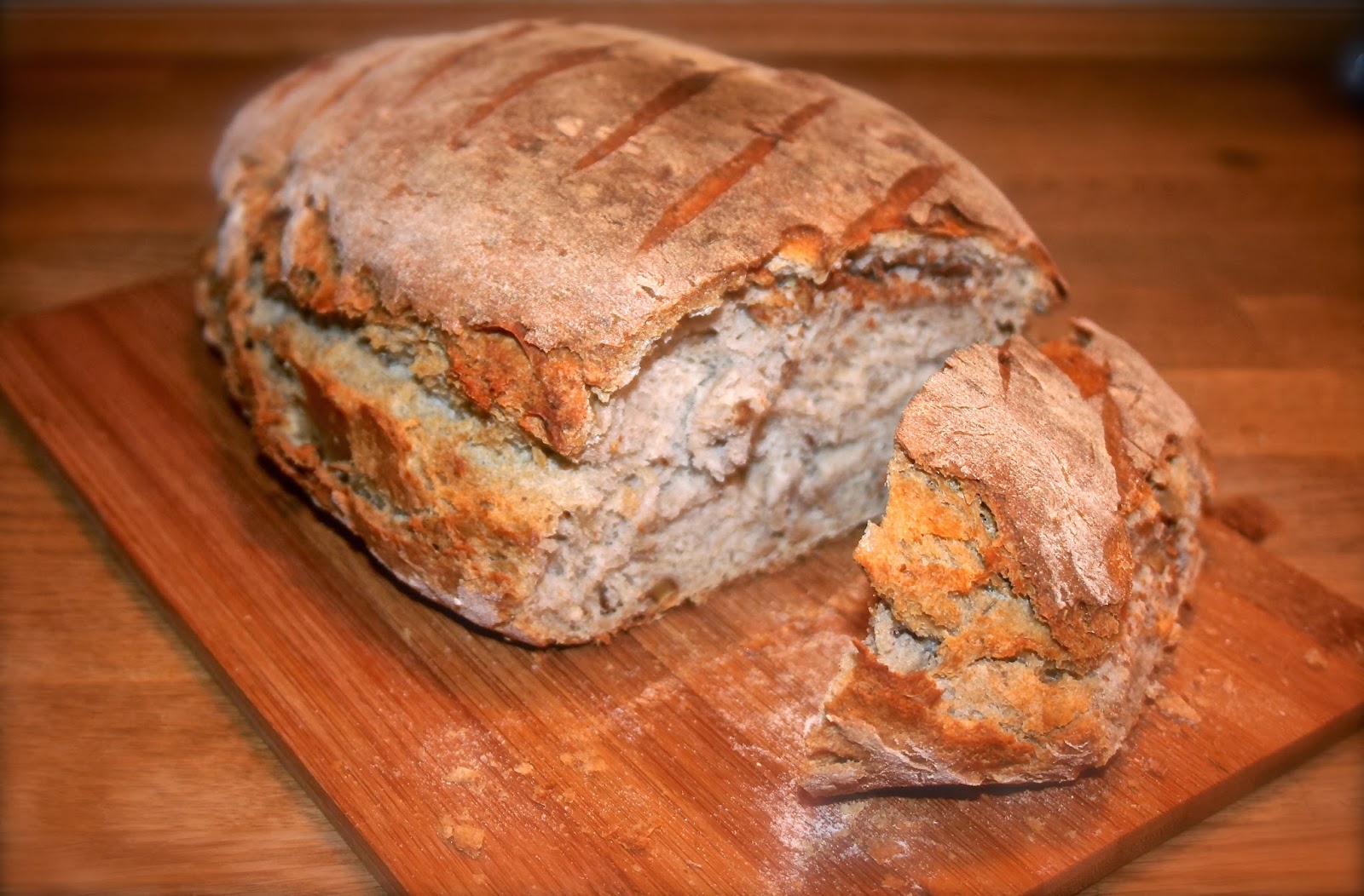 GaumenSPIEL | Rezepte: Knuspriges Bauernbrot mit Walnüssen