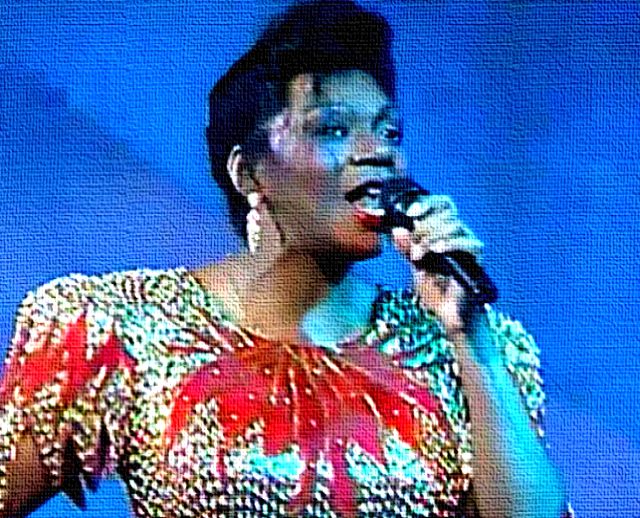 Митчелл бони м. Митчелл бони м. Солистка бони м. Лиз митчелл бони м фото. Мэйзи уильямс boney m.