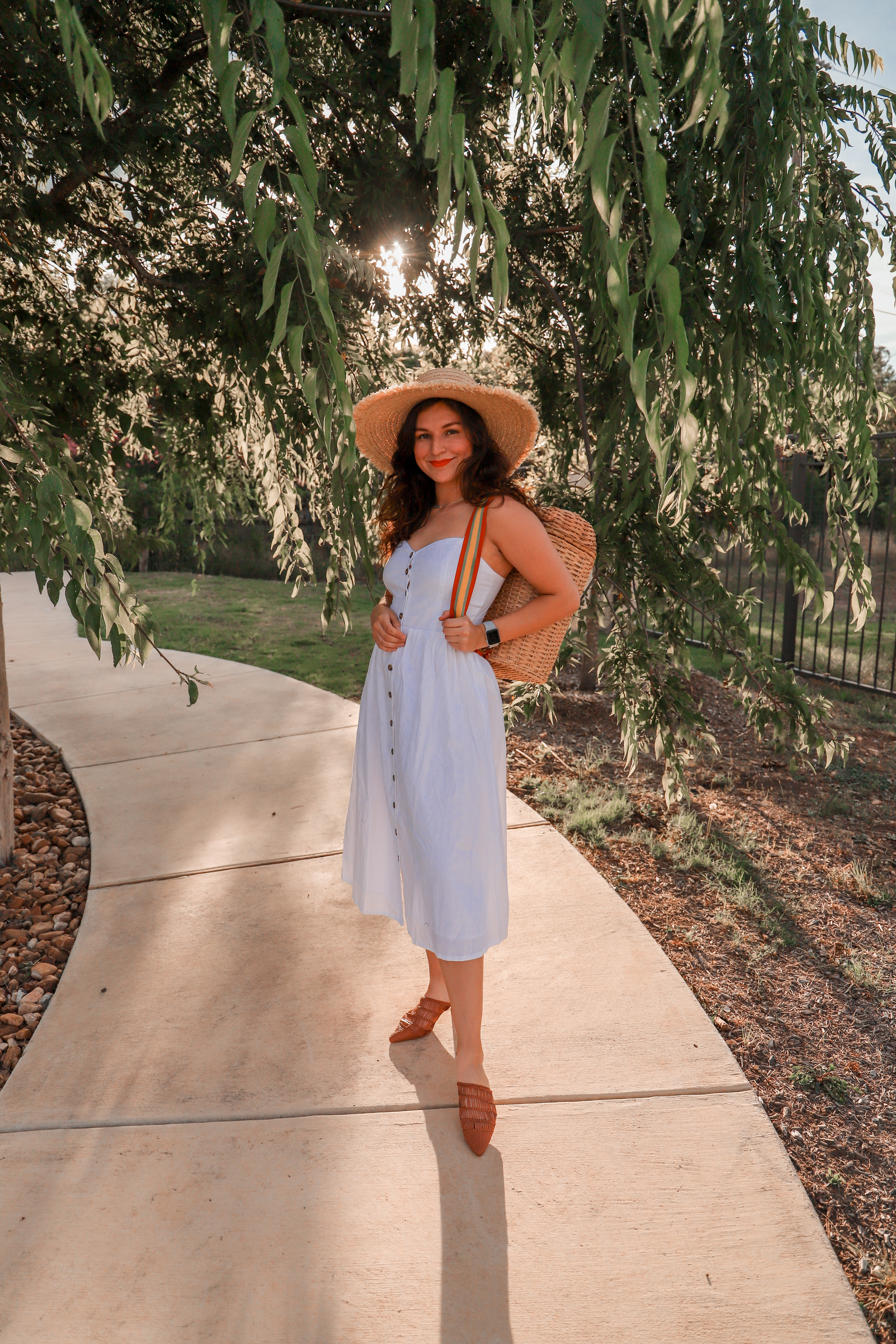 The perfect picnic outfit for the summer + Picnic essentials | Jaslyn  Andrea ⋒