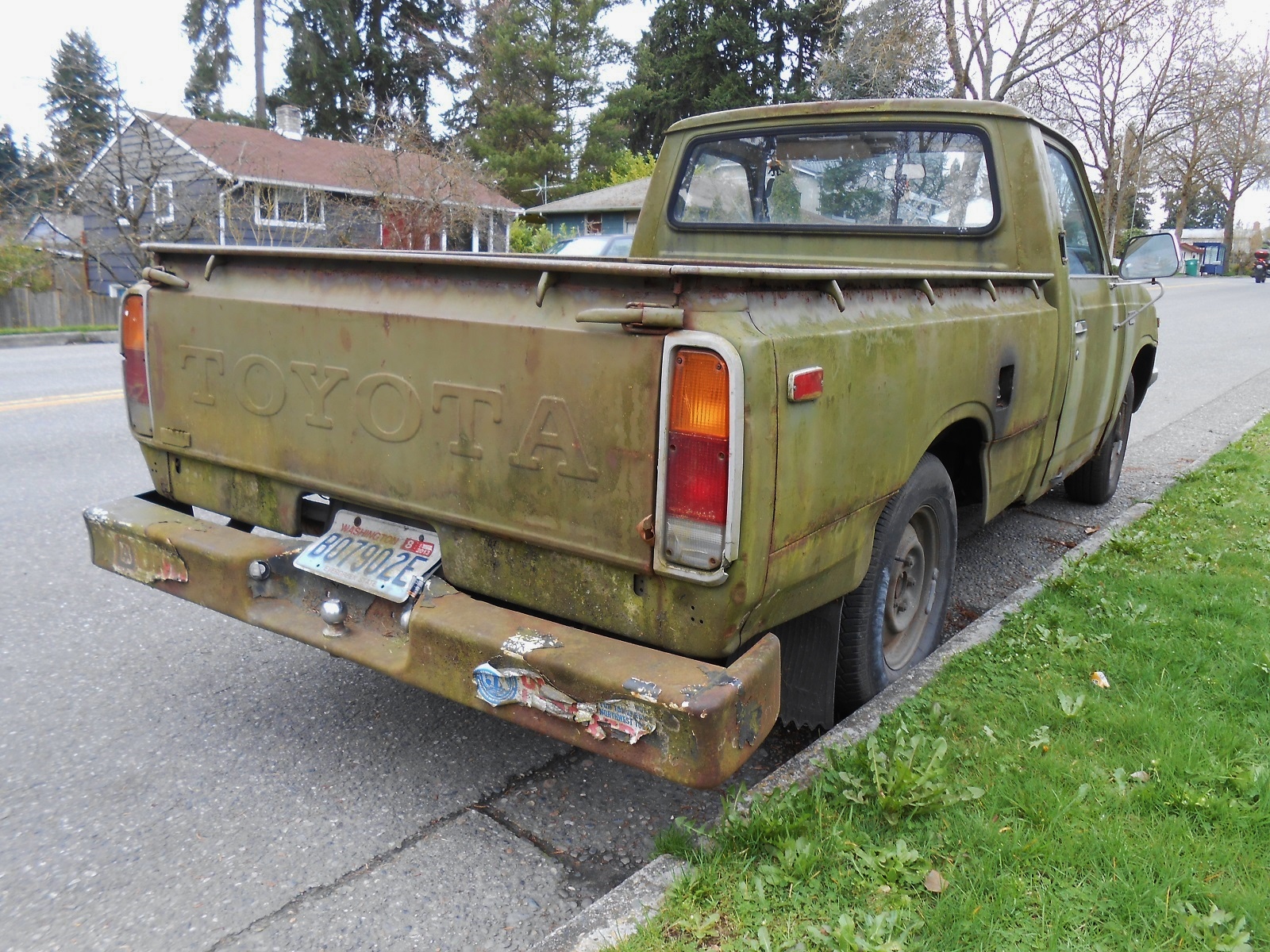 Seattle's Parked Cars: 1974 Toyota Hilux