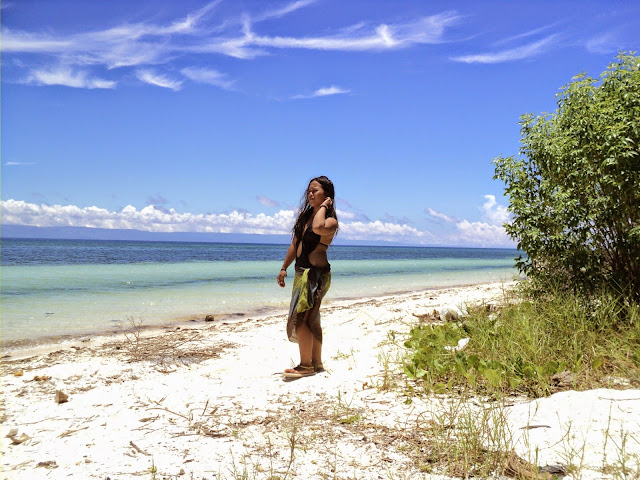 Piaszczyste plaże do okoła wyspy Siquijor Filipiny