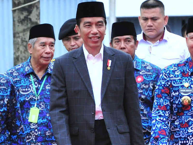 Inilah Tanggapan Jokowi atas Isu Antek Asing, PKI dan Kriminalisasi Ulama Inilah Tanggapan Jokowi atas Isu Antek Asing, PKI dan Kriminalisasi Ulama