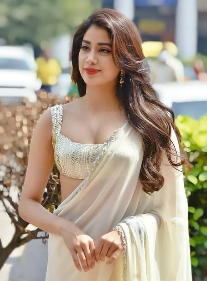 Janhvi Kapoor Hot Saree Photos | Janhvi Kapoor White Sarees Photos