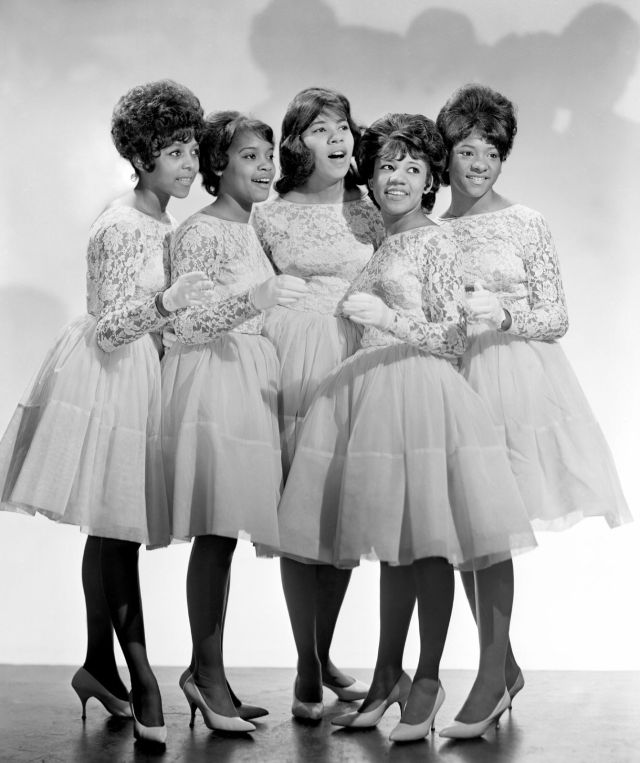 Top 12 Girl Groups of the 1960s - oldushistory.dhtavern.com_678