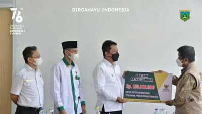 Baznas Provinsi Salurkan Bantuan untuk 300 Mustahiq di Padang Panjang