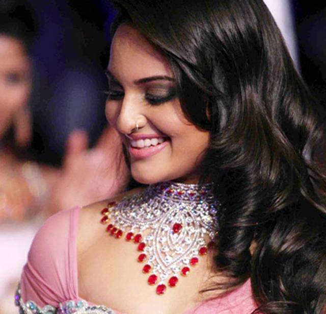 Sonakshi Sinha New Photoshoot Top Today Bollywood Celebrities Photo Gallery