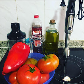 Gazpacho, que comemos hoy, tomate, pimiento rojo, ajo, aceite, sal, vinagre,
