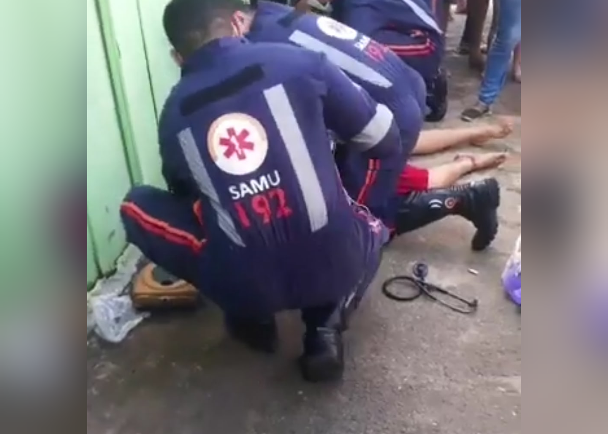 Filha morre e mãe fica gravemente ferida em acidente entre moto e caminhonete Filha morre e mãe fica gravemente ferida em acidente entre moto e caminhonete