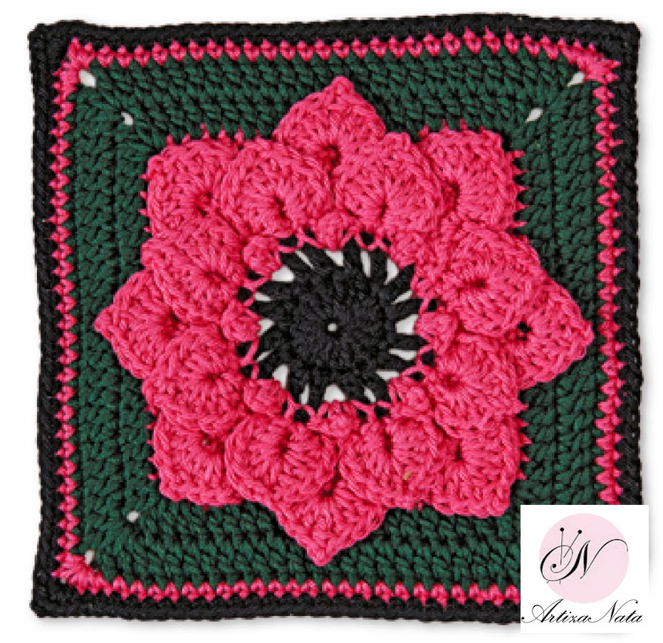 бабушкин квадрат с цветком. цветок в квадрате крючком. бабушкин квадрат афганский квадрат. квадратный мотив с цветком.