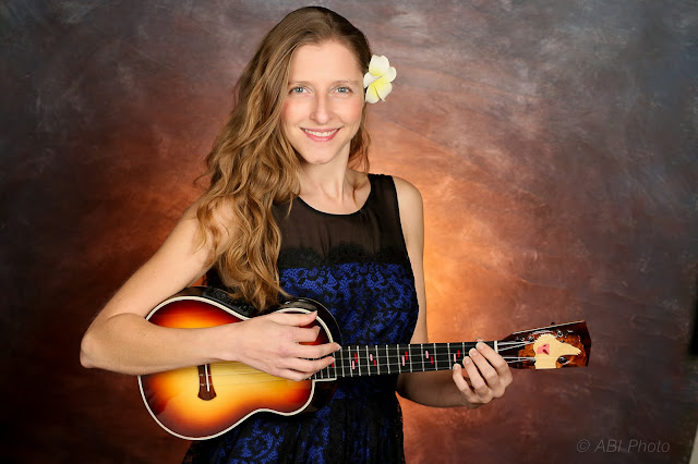Sarah Maisel with ukulele