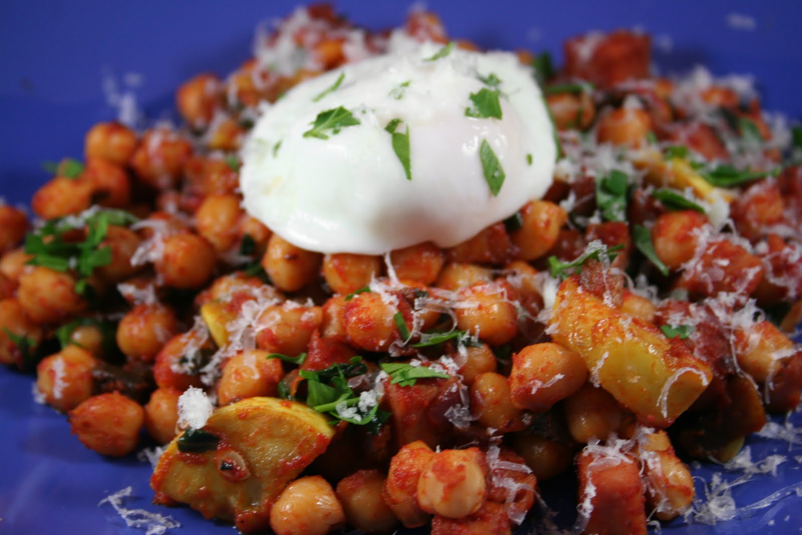 Crostini and Chianti Spicy Chickpeas with Poached Egg