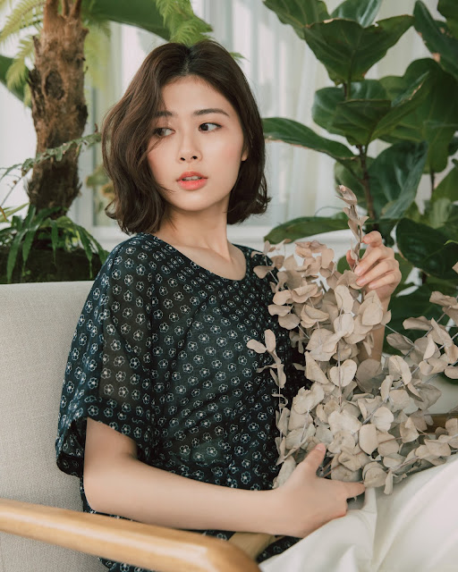 慕蓉實穿黑夜星點扭結麻紗造型上衣