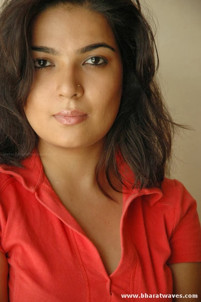 Nayani Dixit Hot Photos,Nayani Dikshit sexy pictures,Nayani Dixit