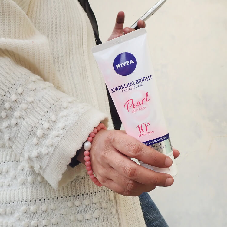 Persiapan Traveling Agar Perjalanan Aman dan Menyenangkan nivea sparks in you