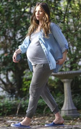 4 Photos: Jessica Biel shows off growing baby bump during filming