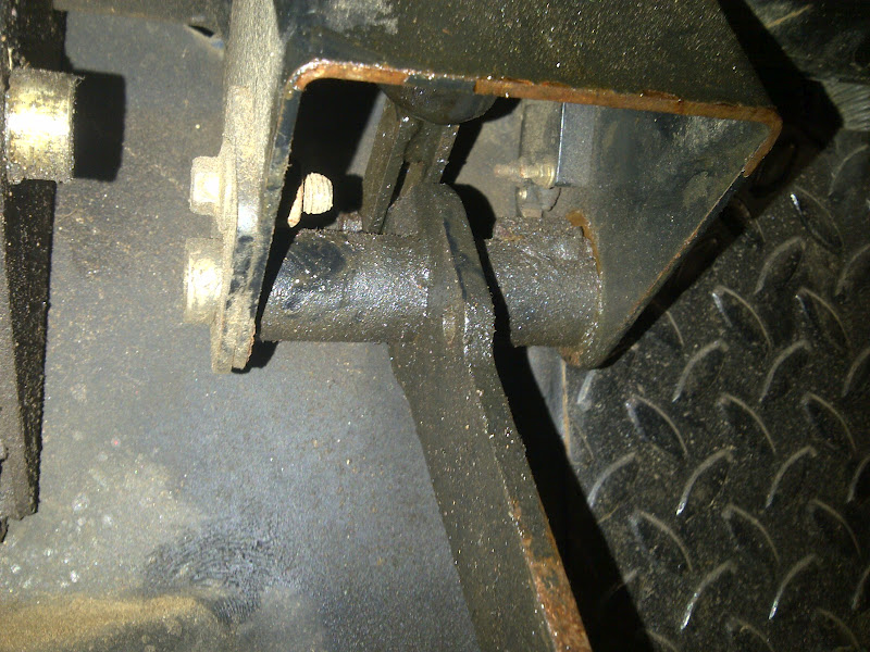 Bobs Shop 1999 Cushman master cylinder replacement