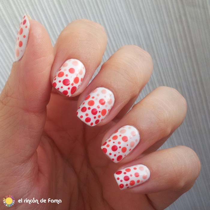 POLKA DOTS DEGRADE NAIL ART