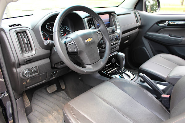 Chevrolet S-10 High Country  - interior
