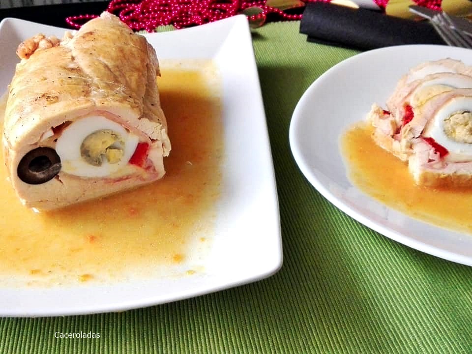 Engañoso Shuraba Maestro Redondo de pollo relleno con salsa | Caceroladas