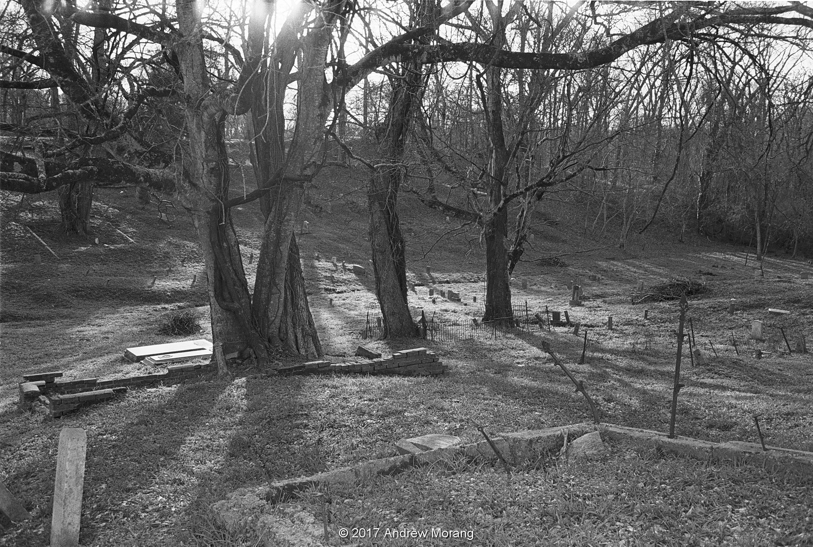 Urban Decay Testing a 35mm SuperTakumar lens in Beulah Cemetery and