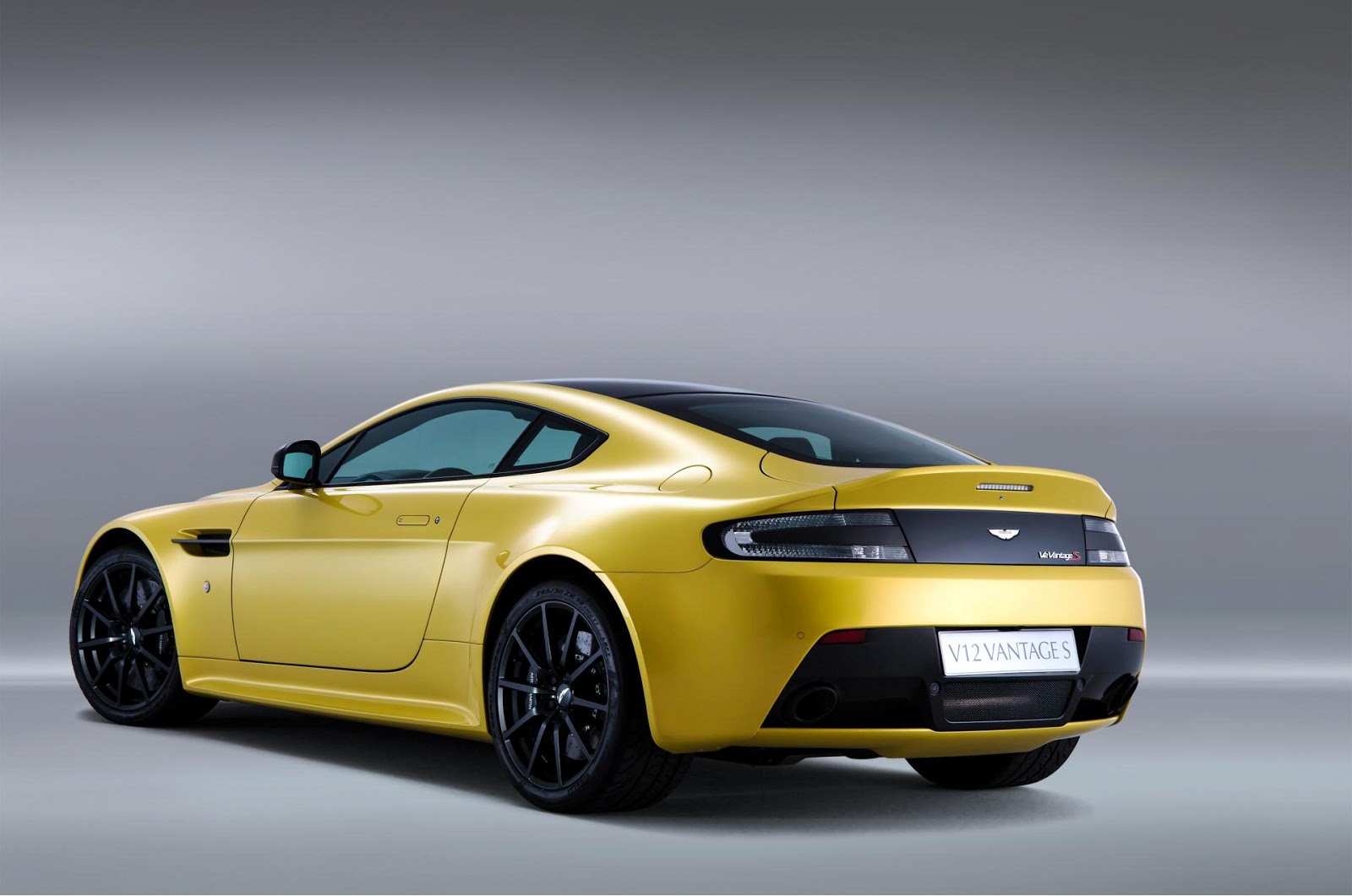 Aston Martin V12 Vantage S 2014  Hottest Car Wallpapers  Bestgarage
