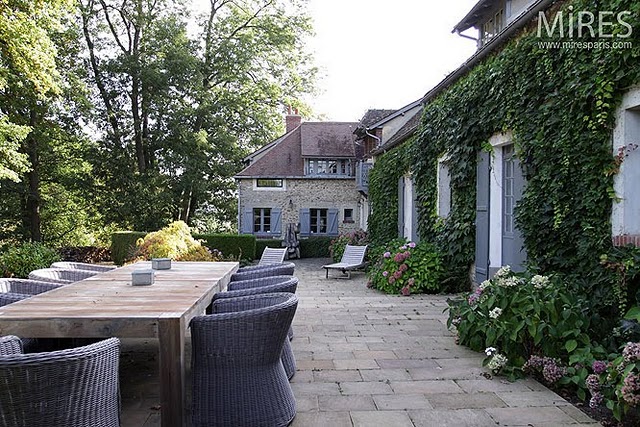 Uptown Country: Outdoor Spaces