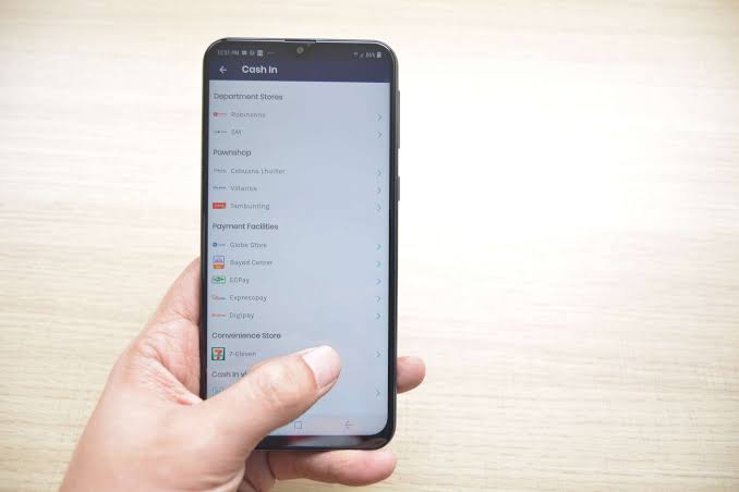 How to Cash In GCash Without Going Outside