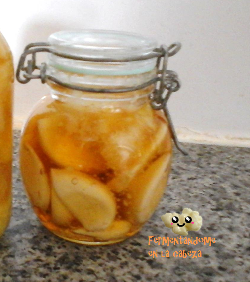 Fermentandome en la cabeza Ajo fermentado con miel