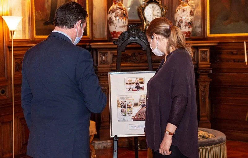 The first birthday stamp of Prince Charles. Hereditary Prince Guillaume and Hereditary Princess Stephanie