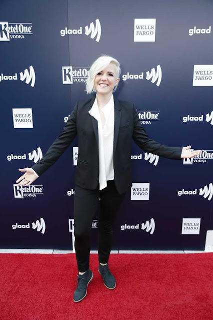 American internet personality Hannah Hart Photos Collection Navel Queens American internet personality Hannah Hart Photos Collection Navel Queens